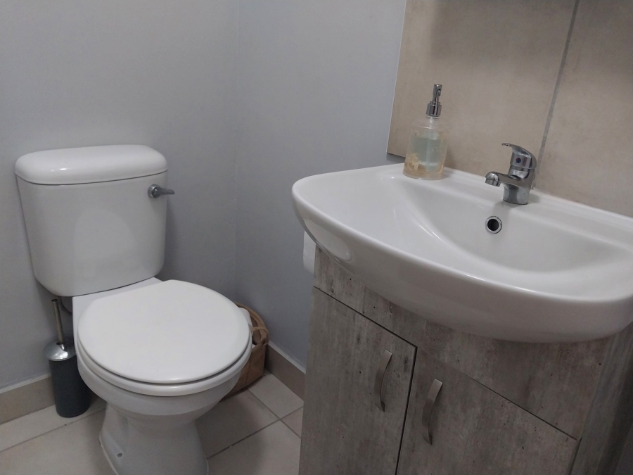 2 Bedroom Property for Sale in Amalinda Eastern Cape